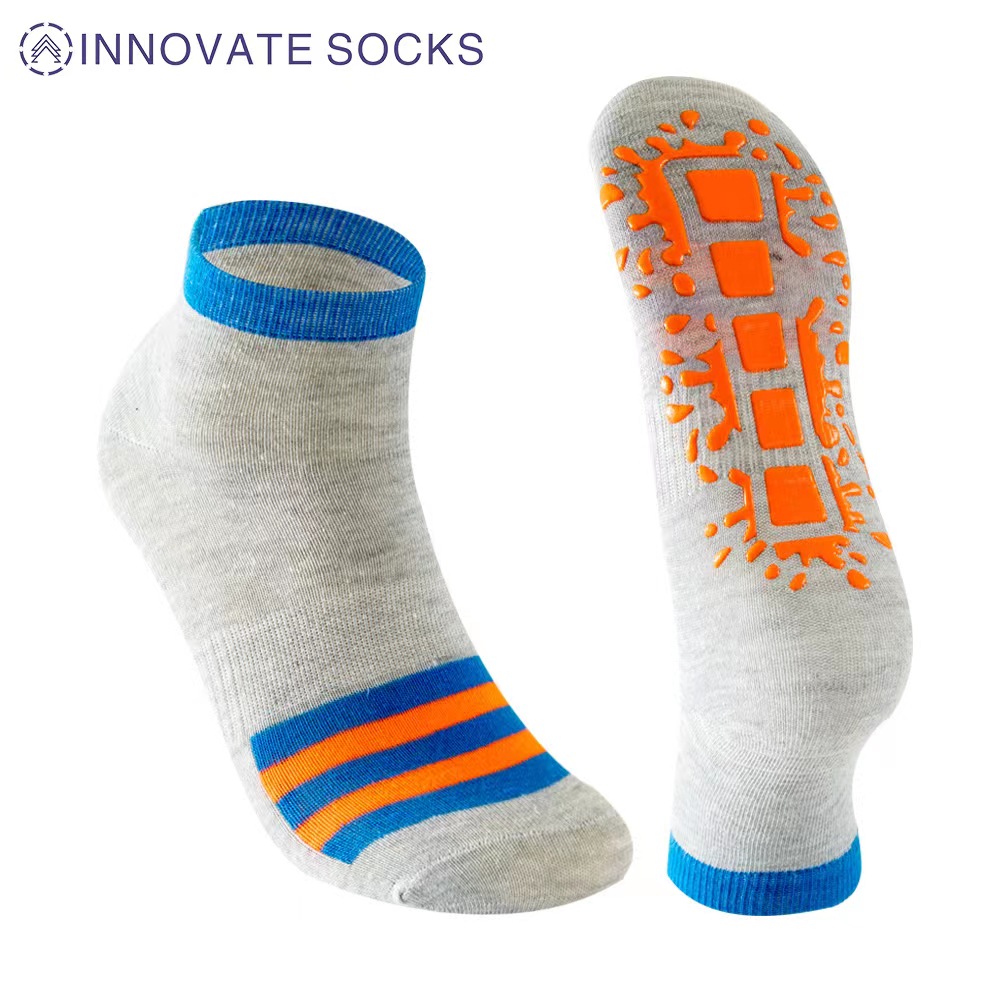 Trampoline Sport Socks with Grips on Bottom for Adults - China Socks and  Trampoline Socks price