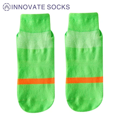 innovate in stock lightweight generic trampoline grip socks 3