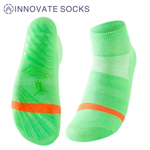 innovate in stock lightweight generic trampoline grip socks